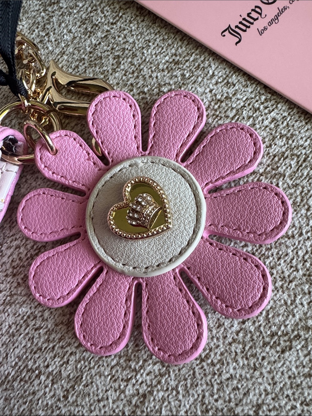 Juicy Couture Pink Floral Heart Cardholder Keychain - Picture 2 of 6